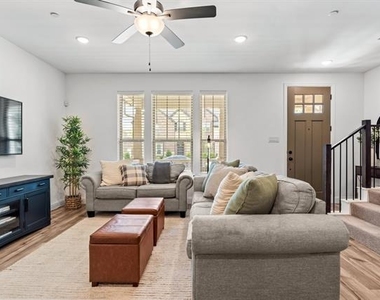 2529 Barnwood Lane - Photo Thumbnail 4