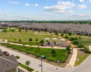 2529 Barnwood Lane - Photo Thumbnail 38