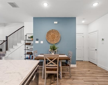 2529 Barnwood Lane - Photo Thumbnail 18