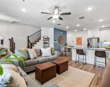 2529 Barnwood Lane - Photo Thumbnail 6