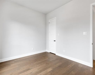 2232 Grey September Street - Photo Thumbnail 24
