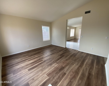 10849 W Monterosa Street - Photo Thumbnail 3