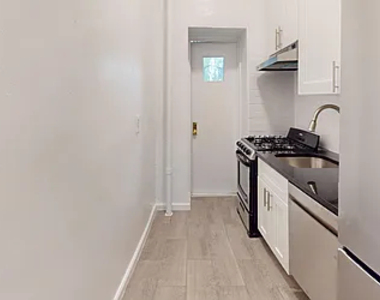 337 East 90th Street - Photo Thumbnail 3