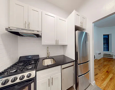 337 East 90th Street - Photo Thumbnail 2