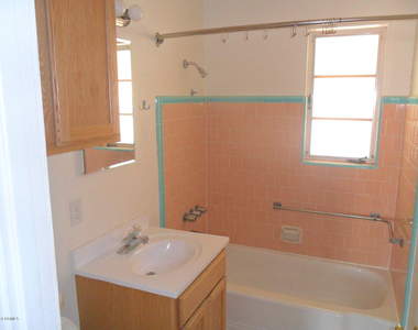 11356 N 113th Avenue - Photo Thumbnail 8