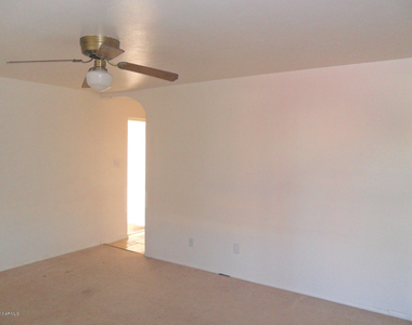 11356 N 113th Avenue - Photo Thumbnail 2