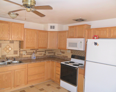 11356 N 113th Avenue - Photo Thumbnail 4
