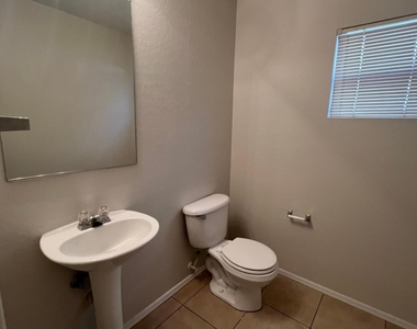 12410 W Pershing Street - Photo Thumbnail 14