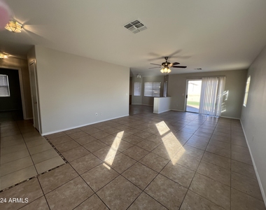 12410 W Pershing Street - Photo Thumbnail 2