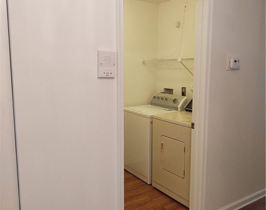5801 Coach House Circle - Photo Thumbnail 23