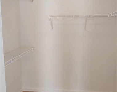 5801 Coach House Circle - Photo Thumbnail 18