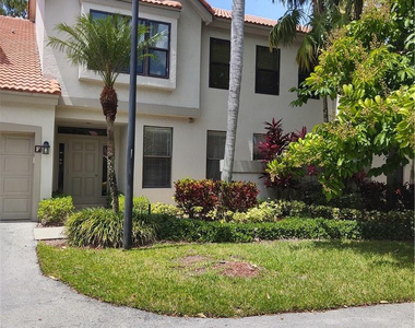 5801 Coach House Circle - Photo Thumbnail 1