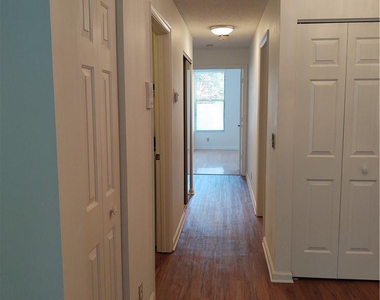 5801 Coach House Circle - Photo Thumbnail 13