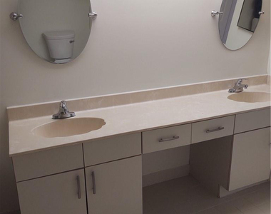 5801 Coach House Circle - Photo Thumbnail 15
