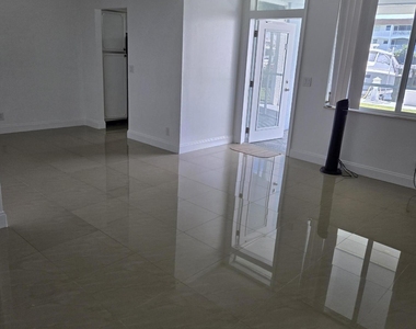 104 Paradise Harbour Boulevard - Photo Thumbnail 20