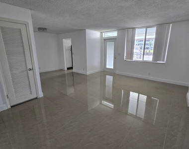 104 Paradise Harbour Boulevard - Photo Thumbnail 31