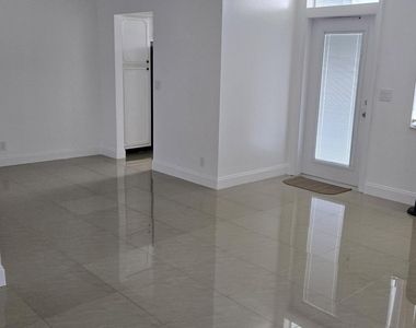 104 Paradise Harbour Boulevard - Photo Thumbnail 28