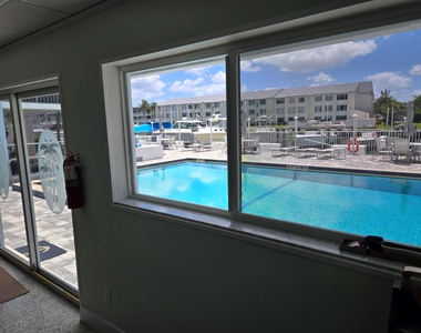 104 Paradise Harbour Boulevard - Photo Thumbnail 36