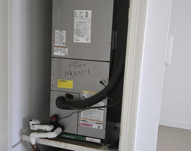 104 Paradise Harbour Boulevard - Photo Thumbnail 27