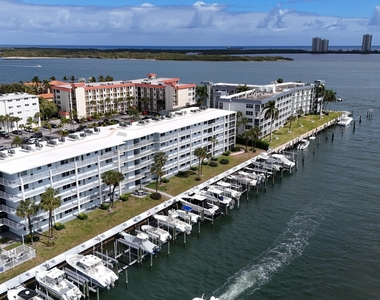 104 Paradise Harbour Boulevard - Photo Thumbnail 5