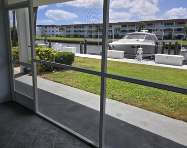 104 Paradise Harbour Boulevard - Photo Thumbnail 22