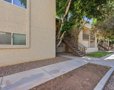 520 N Stapley Drive - Photo Thumbnail 4