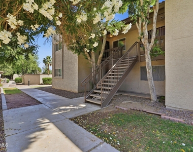 520 N Stapley Drive - Photo Thumbnail 3
