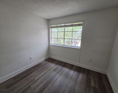 12112 St.andrews Place - Photo Thumbnail 11