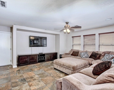 40301 W Peggy Court - Photo Thumbnail 3