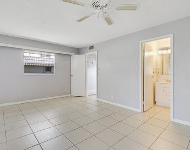 175 Valencia H - Photo Thumbnail 11
