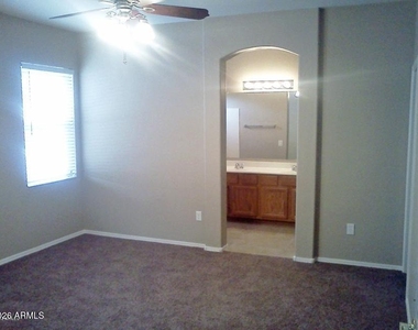 8749 E Knowles Avenue - Photo Thumbnail 3