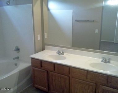 8749 E Knowles Avenue - Photo Thumbnail 4