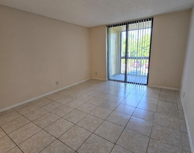 737 Se 1st Way - Photo Thumbnail 1