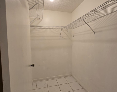 737 Se 1st Way - Photo Thumbnail 6