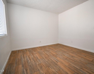 3511 E Baseline Road - Photo Thumbnail 5