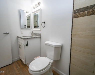 3511 E Baseline Road - Photo Thumbnail 11