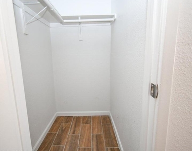 3511 E Baseline Road - Photo Thumbnail 12