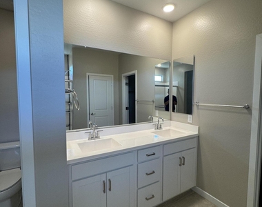 17016 W Cavedale Drive - Photo Thumbnail 12