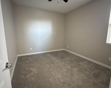 17016 W Cavedale Drive - Photo Thumbnail 5