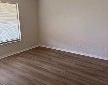 1331 Se Mohave Street - Photo Thumbnail 3