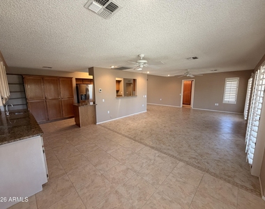 14607 W Yosemite Drive - Photo Thumbnail 5