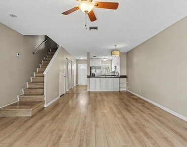 8327 Fairway Road - Photo Thumbnail 7
