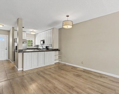 8327 Fairway Road - Photo Thumbnail 2