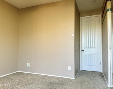 20697 W Delaney Drive - Photo Thumbnail 20
