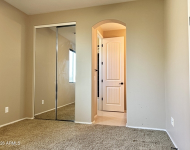20697 W Delaney Drive - Photo Thumbnail 17