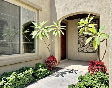 20697 W Delaney Drive - Photo Thumbnail 2