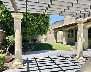 20697 W Delaney Drive - Photo Thumbnail 31