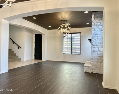 20697 W Delaney Drive - Photo Thumbnail 3