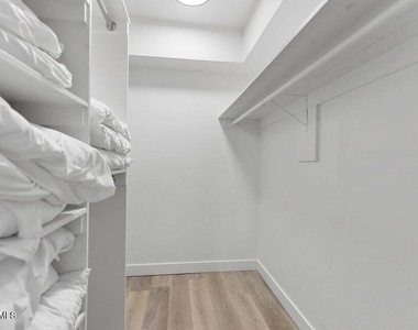 302 E Monte Vista Road - Photo Thumbnail 10