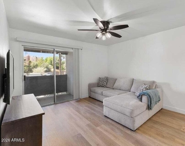 302 E Monte Vista Road - Photo Thumbnail 5